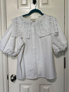 easel White Embroidered Scallop Collar Puff Sleeve Blouse